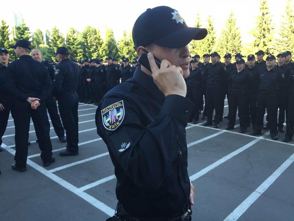 Тепер поліцейські повинні розмовляти лише українською мовою, фото-1