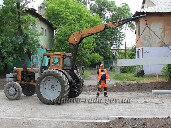 В Селидово ремонтируют дороги, фото-1