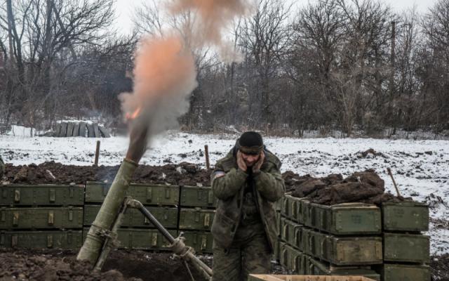Боевики обстреляли захваченый Докучаевск, ранены гражданские