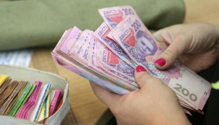 У Міносвіти розповіли, з чого складатиметься підвищення зарплат учителям