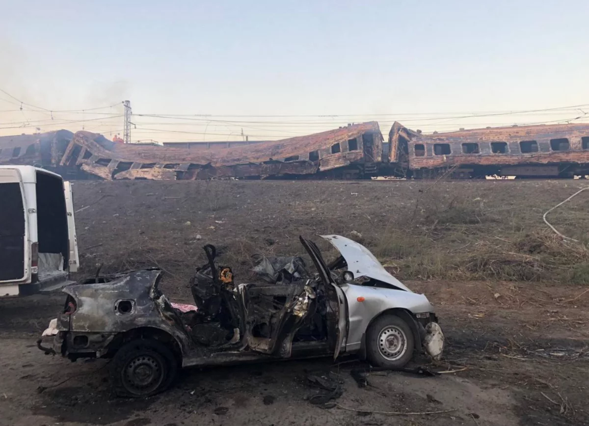Росія вдарила по потягу на Дніпропетровщині, щонайменше 15 людей загинуло, фото-1