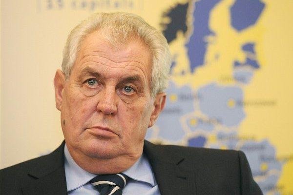 Нова скандальна заява Земана щодо Криму