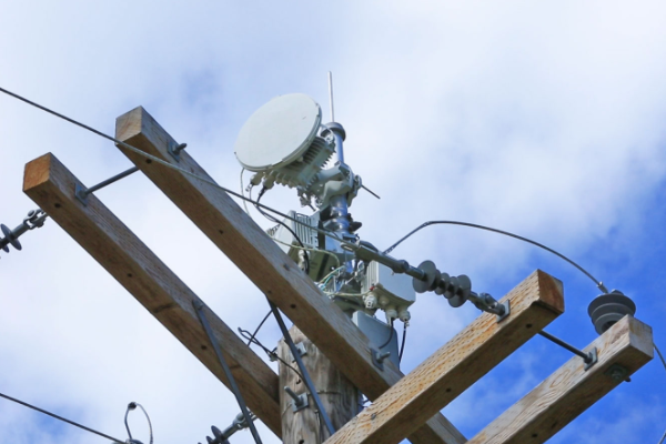 Біля Авдіївки знайшли тіло чоловіка – він висів на стовпі