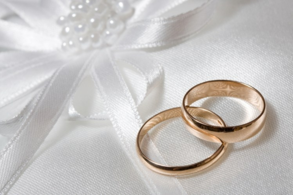 Іракські студенти і одеські бабусі масово подають заяви в РАЦС. Деякі через “вагітність”