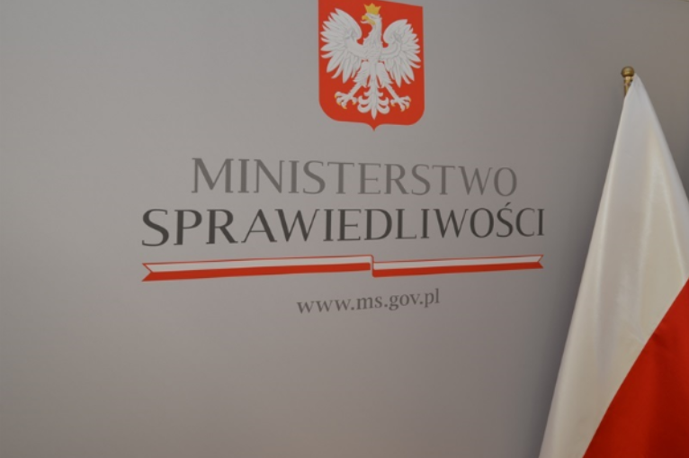 Польша обнародовала реестр педофилов и насильников