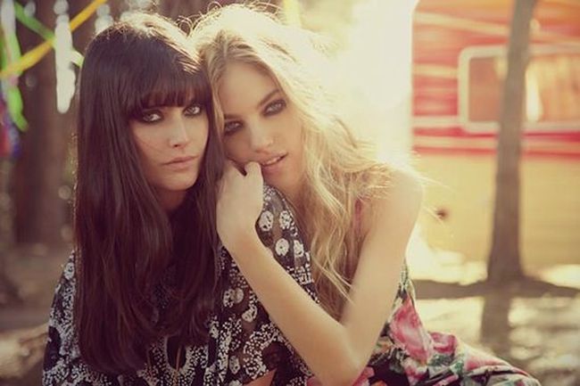 Блондинки или брюнетки? Ученые сказали, какие женщины привлекательнее