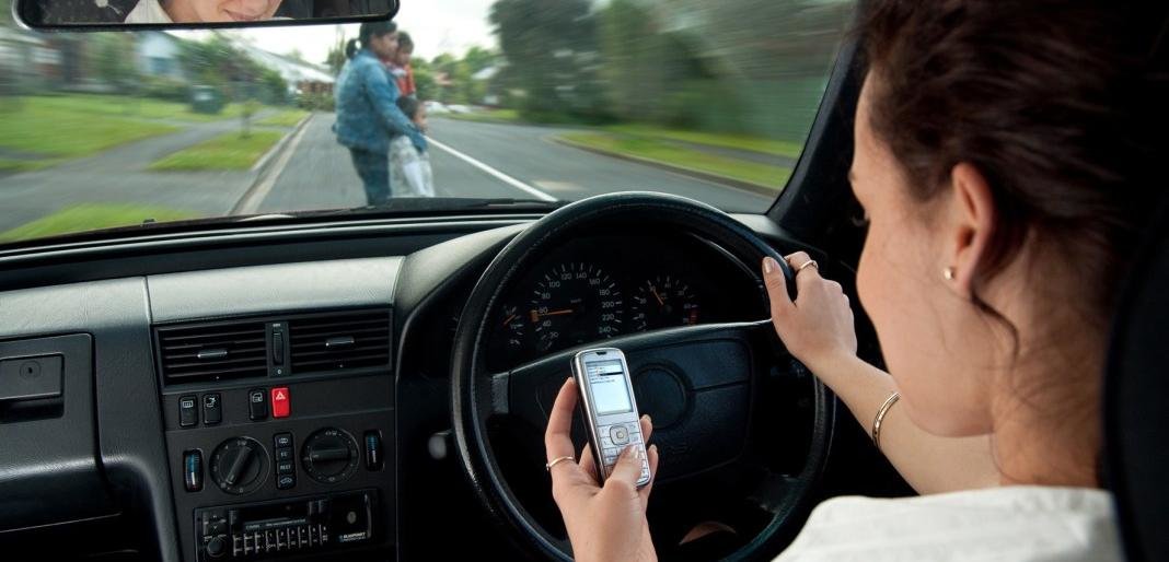 Правоохоронці закликають водіїв до підвищення «мобільної культури» за кермом