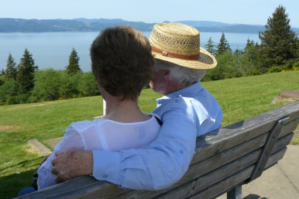 Почему женщины живут дольше мужчин: ответ ученых