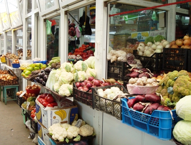 В Україні стрімко дорожчає борщ і дешевшають помідори