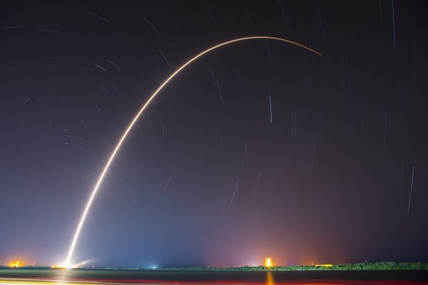 SpaceX вдруге посадила ступінь ракети на платформу в океані, фото-1