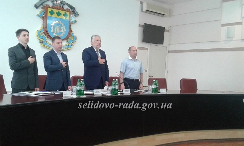 Селидовский городской голова был награжден за ремонт автодорог, фото-2